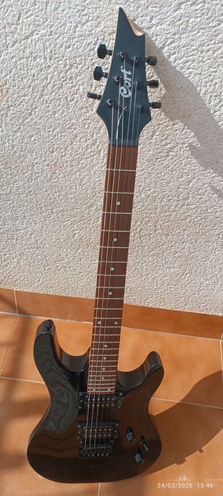 Guitarra Eléctrica Negra, Cort KX100bkm