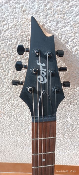 Guitarra Eléctrica Negra, Cort KX100bkm