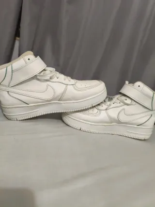Zapatillas Nike y Bolso Prada Blanco