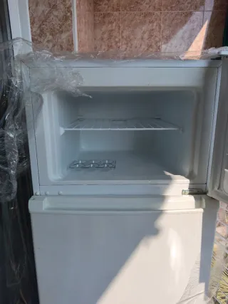 Frigorífico Teka de dos puertas.