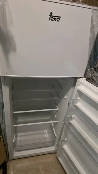Frigorífico Teka de dos puertas.