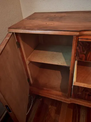 Antiguo aparador para restaurar. s