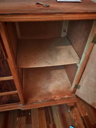 Antiguo aparador para restaurar. s