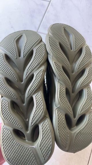 Scarpe da ginnastica verdi taglia 43