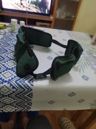 Riñonera de pesca verde