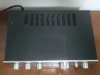 Amplificador Akai AM-2350 Plata