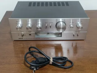 Amplificador Akai AM-2350 Plata