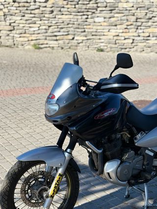 Suzuki Freewind 650 Adventure