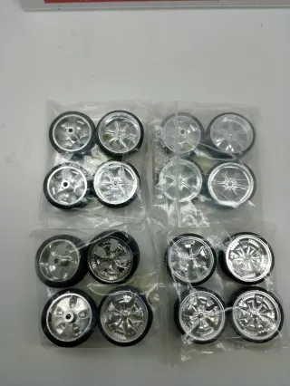 Llantas 1/24  a elegir LT2401