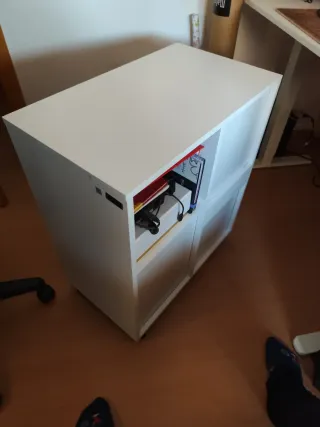 Mesa auxiliar blanca oficina