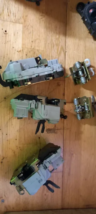 Cerraduras, topes y manecillas Xsara