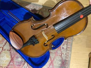 Violín 1/2 con estuche y arco
