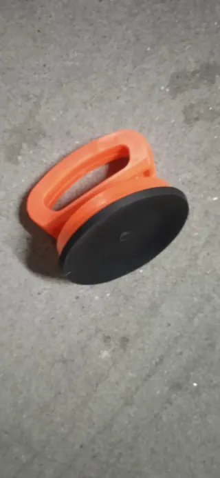 Ventosa naranja y negra