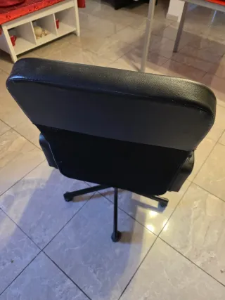 Silla de escritorio negra