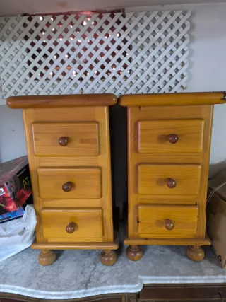 Juego de 2 mesitas de noche de madera