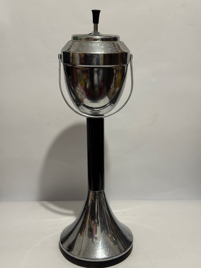 Posacenere da terra vintage cromato