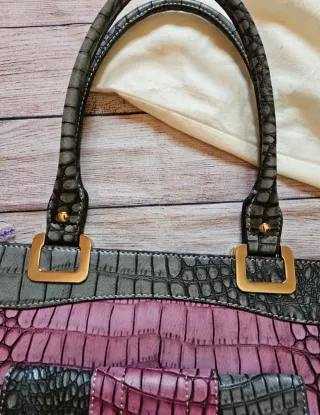 Borsa Guess effetto coccodrillo vintage