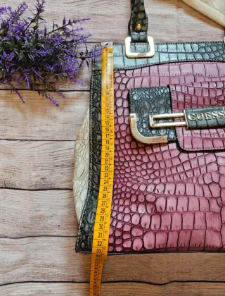 Borsa Guess effetto coccodrillo vintage