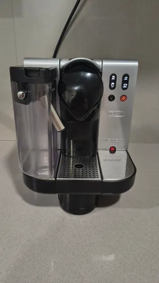 Cafetera Nespresso Lattissima DeLonghi