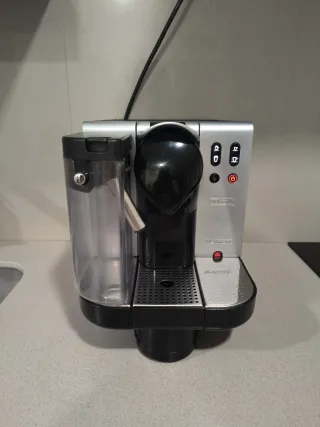 Cafetera Nespresso Lattissima DeLonghi