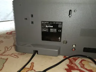 TV Sony Trinitron 32 Plata