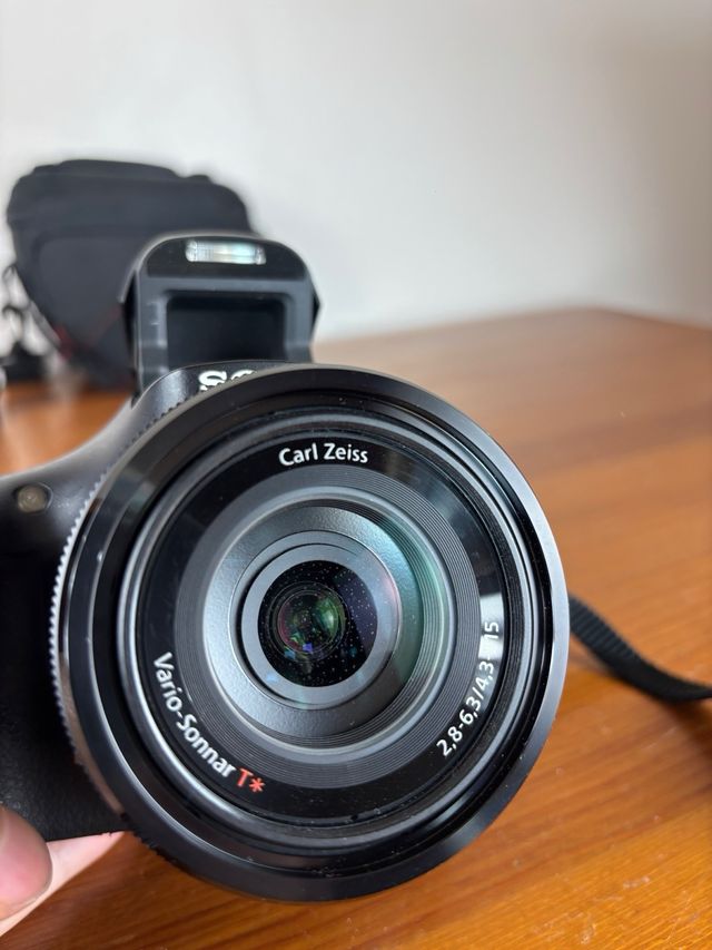 Sony HX300 Zoom 50x (Lente Carl Zeiss) + Mochila
