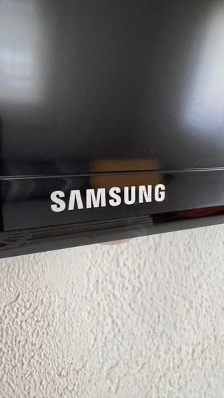 Televisor Samsung Negro 32” con o sin soporte