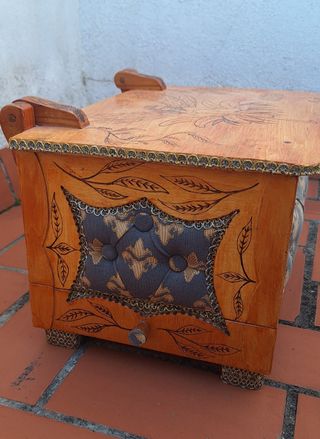 Baúl artesanal grabado a mano