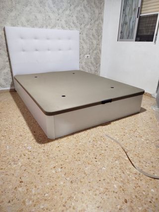 Canapé de matrimonio marrón y gris