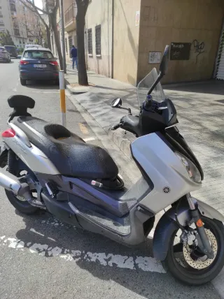 Yamaha X-MAX 125 Scooter Maxi