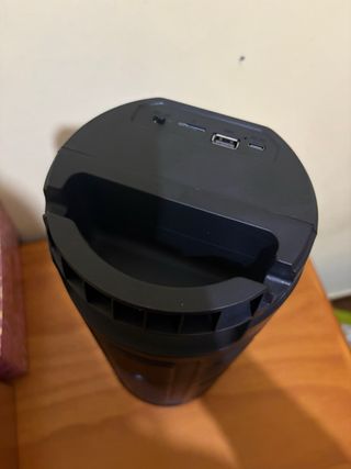 Altavoz Portátil RT con Luces LED