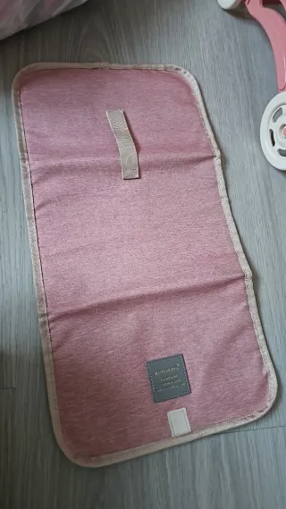 Cambiador portátil rosa