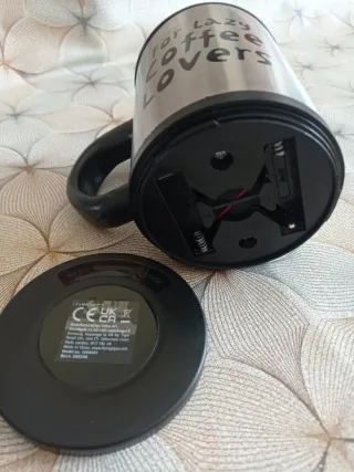 Tazza auto-mescolante per amanti del caffè