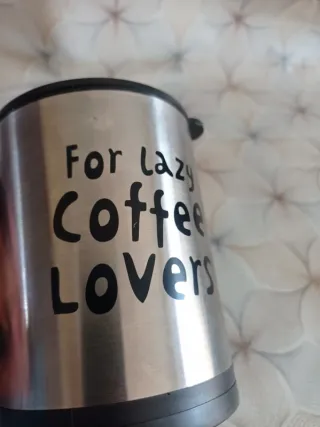 Tazza auto-mescolante per amanti del caffè