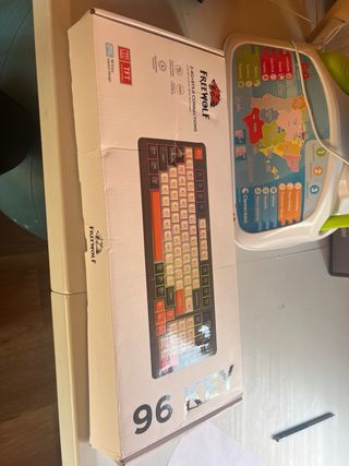 Teclado Internacional Semi-Mecánico