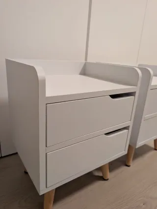 Mesitas de noche pequenas Homcom blancas con patas