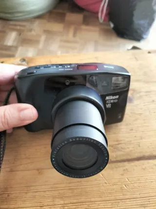 Máquina Fotográfica Nikon Zoom 700 VR