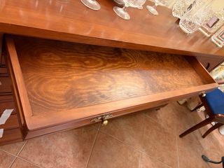 Aparador de madera maciza