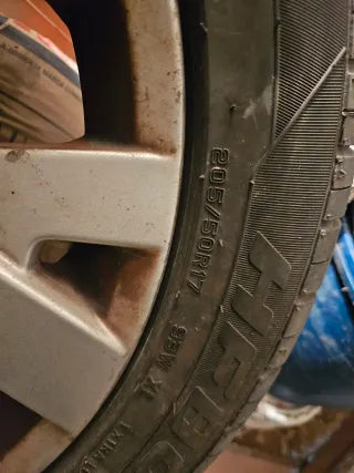 4 Llanta 205/50R17 93W XL