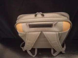 Portátil Toshiba con mochila