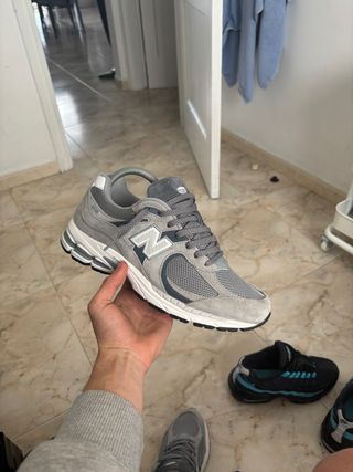 New Balance 2002R Gris/Blanco