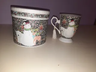 Taza con su caja