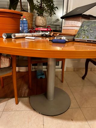 Mesa redonda madera + 5 sillas vintage