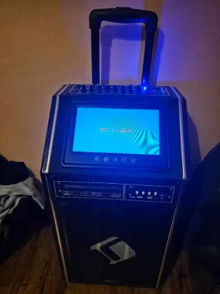 Altavoz Bluetooth con pantalla