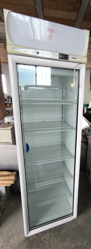 Vitrina expositora refrigerada