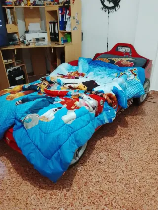 Cama infantil coche rojo