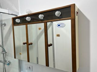 Mueble de baño madera y cristal