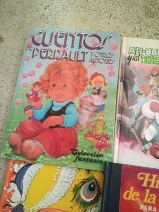 Vendo 5 libros infantiles, Coruña, todos por 15 €.