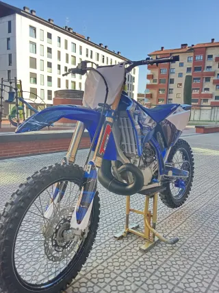 Yamaha YZ250 Motocross Azul/Blanco