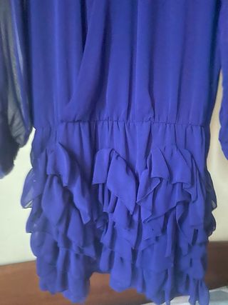 Vestido azul con volantes